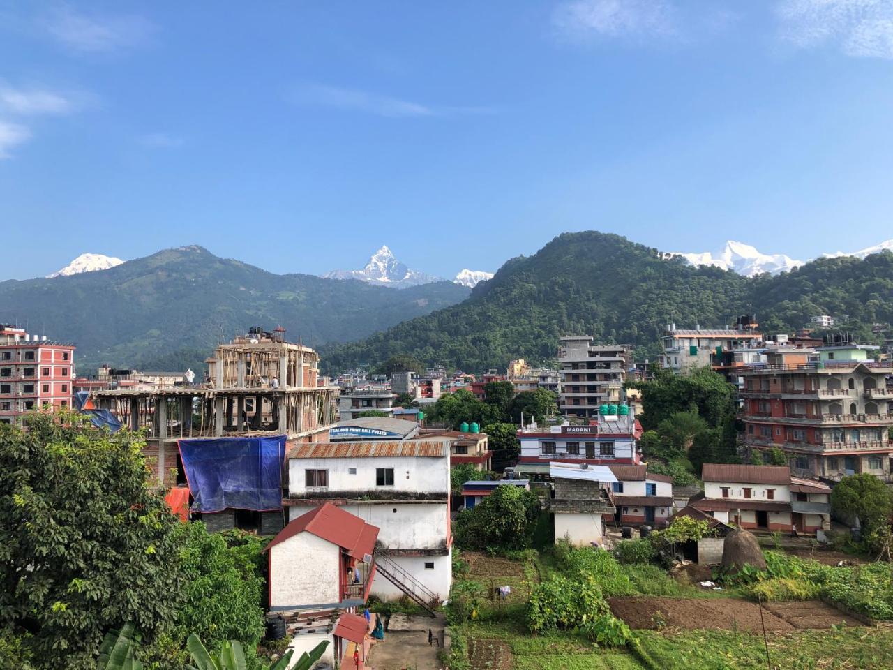 Hotel Guru Pokhara Buitenkant foto