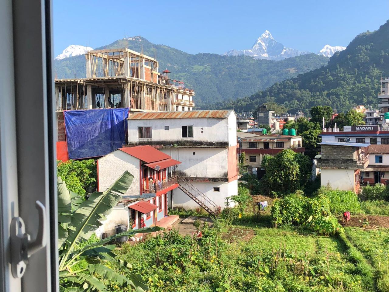 Hotel Guru Pokhara Buitenkant foto