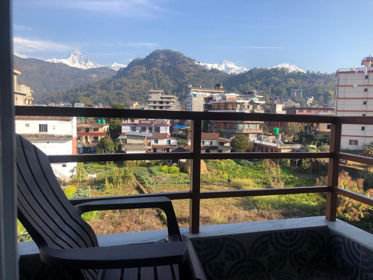 Hotel Guru Pokhara Buitenkant foto