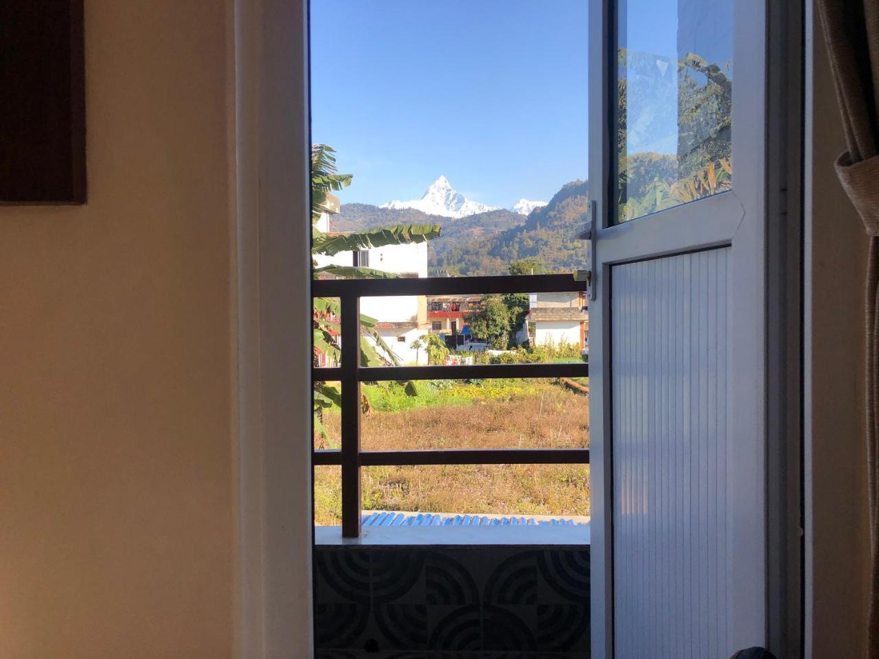 Hotel Guru Pokhara Buitenkant foto