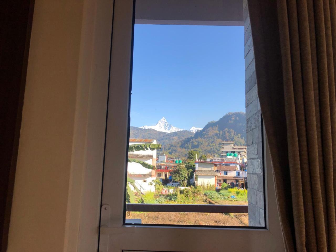 Hotel Guru Pokhara Buitenkant foto