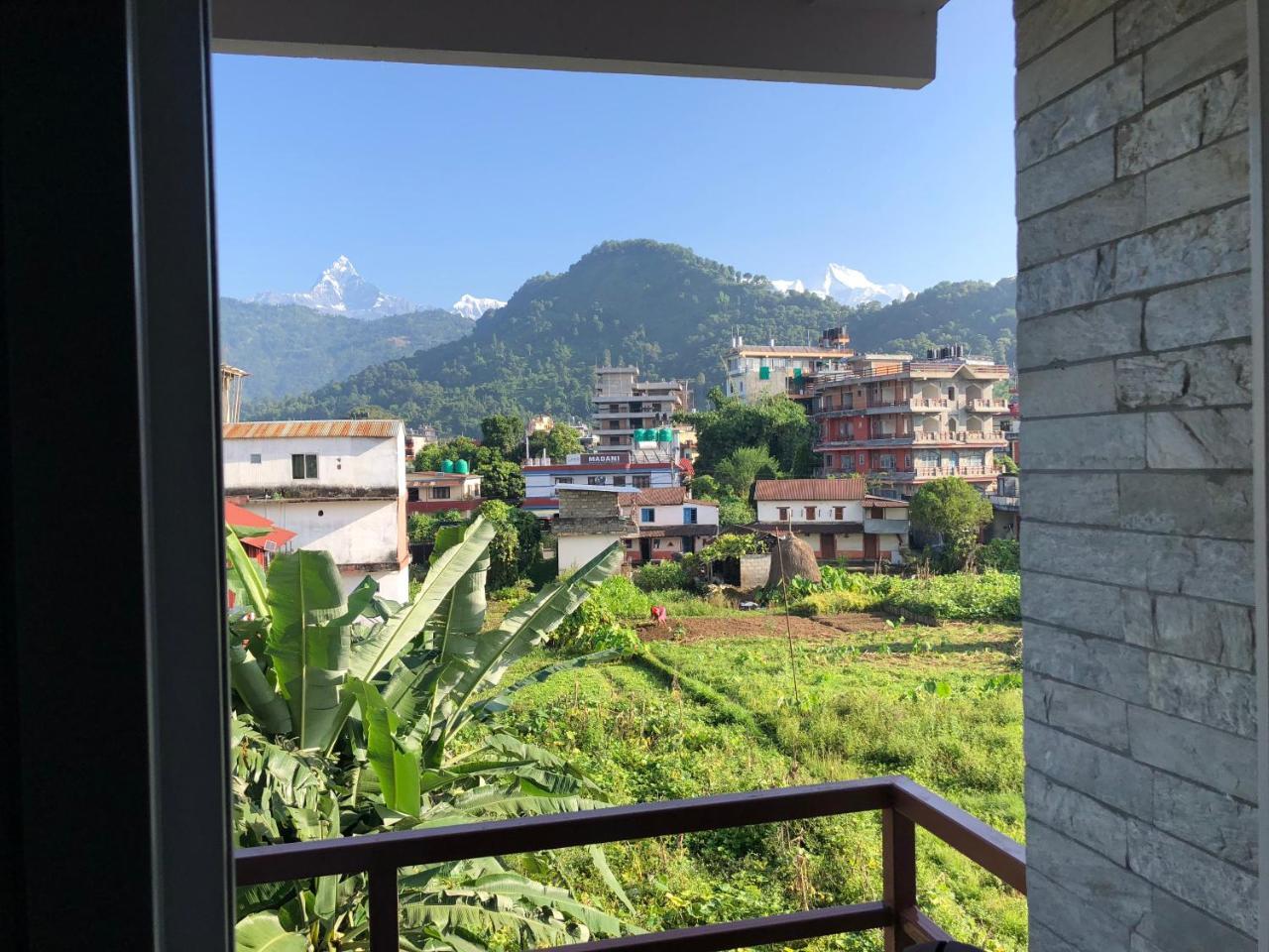 Hotel Guru Pokhara Buitenkant foto